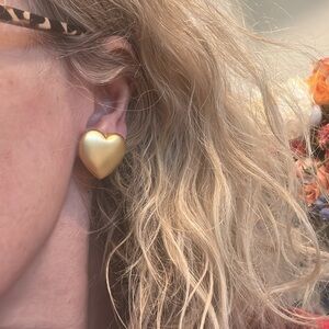 Matte Gold Color Heart Clips